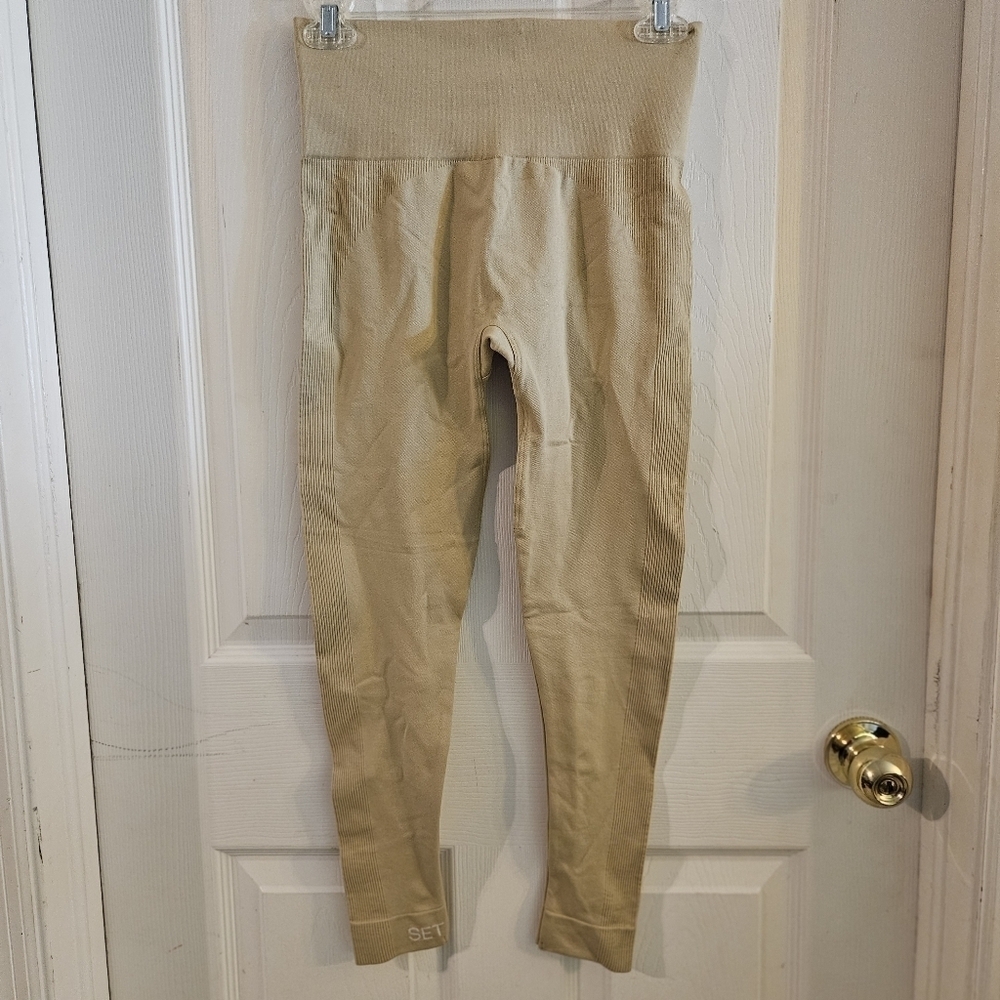 Set Active x MadHappy Colab Sculptflex Leggings Beige Size Medium Seamless - Picture 3 of 8